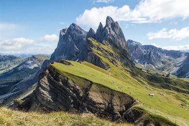 Wandeling naar de Regensburger Hütte op de top van Seceda