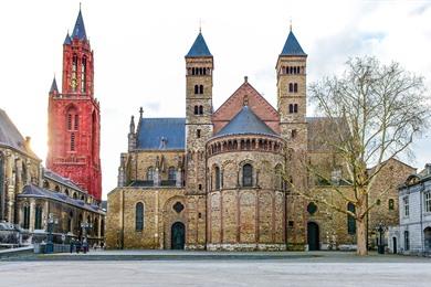 Stadswandeling Maastricht: stadswallen, shopping en cultuur + kaart