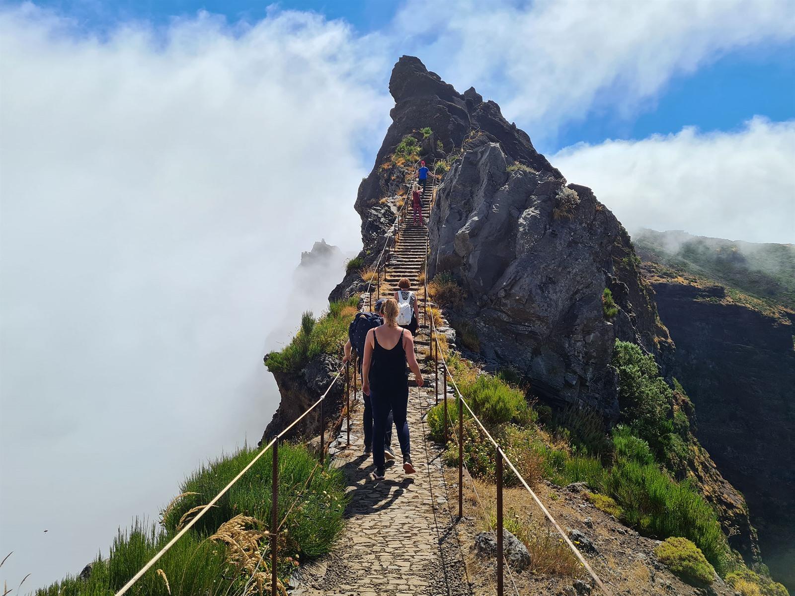 Pico do Arieiro naar Pico Ruivo PR1 wandeling (7 km) op Madeira