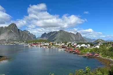 Wandeling van 1700 trappen naar Reinebringen op Moskenesøya (Lofoten)