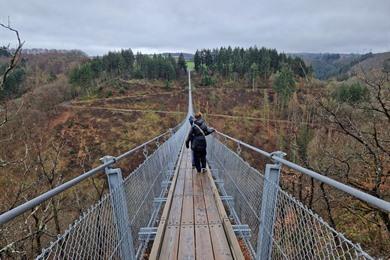 Wandeling onder en over de Geierlay hangbrug vanuit Mörsdorf