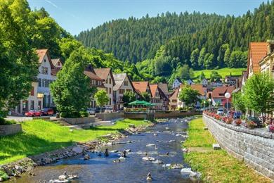 Stadswandeling in Schiltach: charmant stadje met vakwerkhuizen en leerlooiers